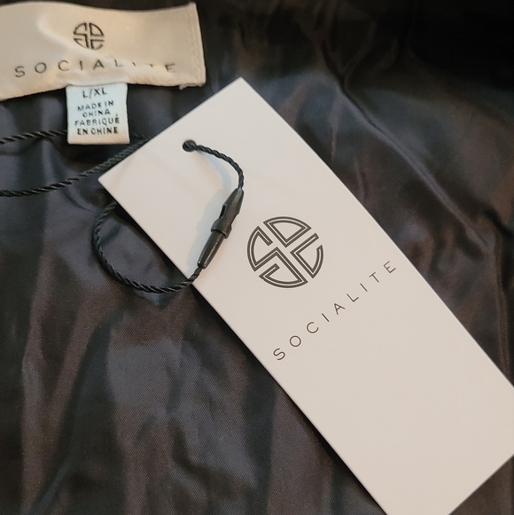 NWT SOCIALITE Quilted Lightweight Black Vest, Zipper Closure, Size L/XL - Picture 12 of 16